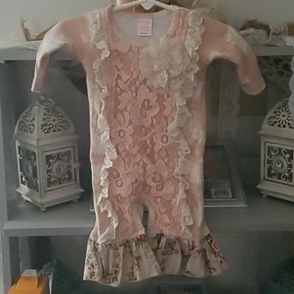 Giggle Moon, Size Newborn. Super Cute!